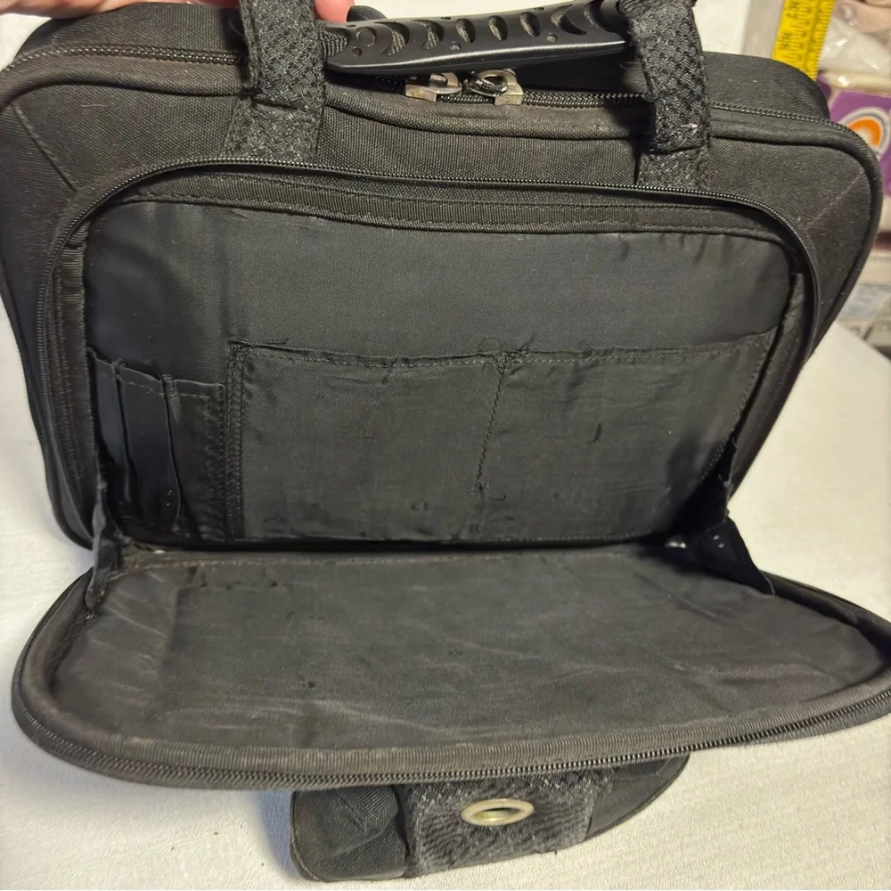 Mobile Edge Nylon ScanFastCollection Checkpoint Laptop Briefcase black 11X14